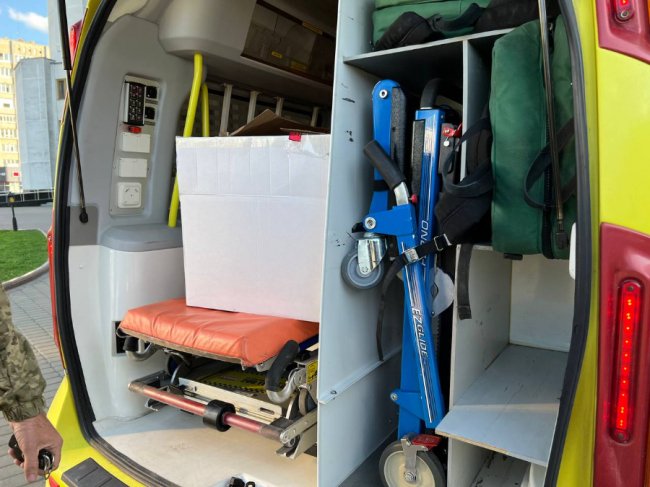 З Волині на Харківщину для потреб військових передали автомобіль швидкої допомоги