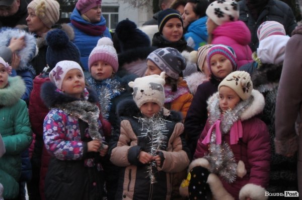 У Володимирі-Волинському відбулось відкриття новорічної ялинки. ФОТО