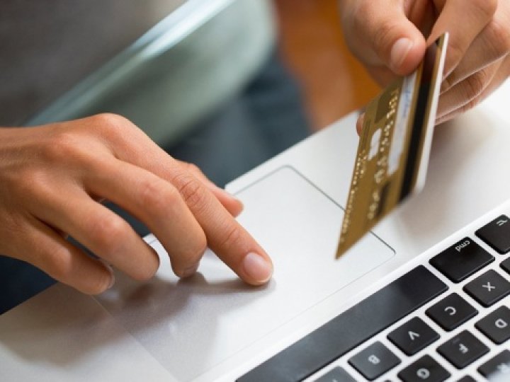 Хотів продати автівку: шахраї видурили у волинянина 480 тисяч гривень