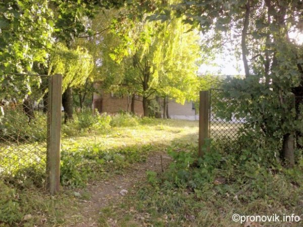 Освітній заклад на Волині «живе» в занедбаному дитсадку. ФОТО