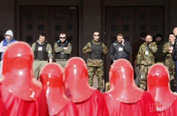 Дарт Вейдер штурмував ЦВК. ФОТО