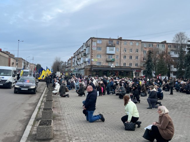 Не повернувся з бойового завдання: на Волині провели в останню дорогу воїна Ігоря Мацка