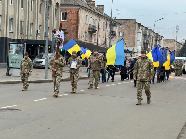 Не повернувся з бойового завдання: на Волині провели в останню дорогу воїна Ігоря Мацка