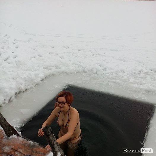 Як на Водохреще купалися волинські солдати