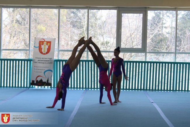 У Луцьку зібралися акробати зі всієї України. ФОТО