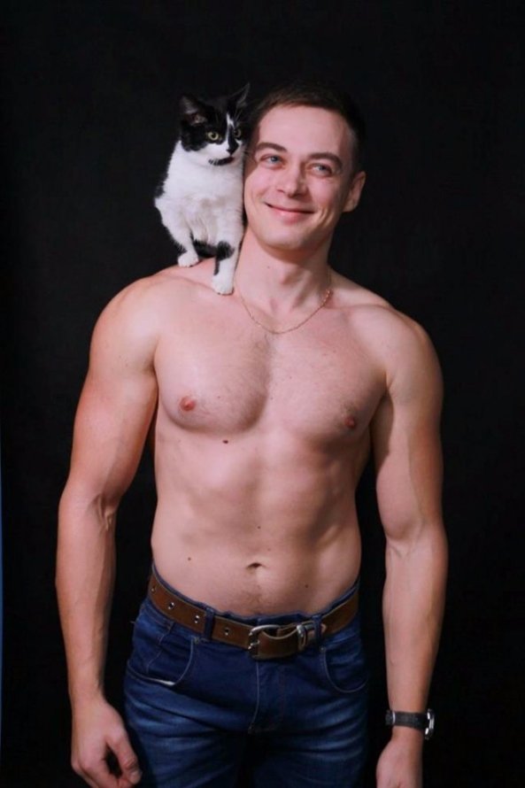 Голі та з котиками: луцькі спортсмени знялися для благодійного календаря