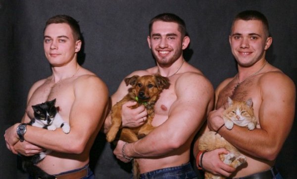 Голі та з котиками: луцькі спортсмени знялися для благодійного календаря
