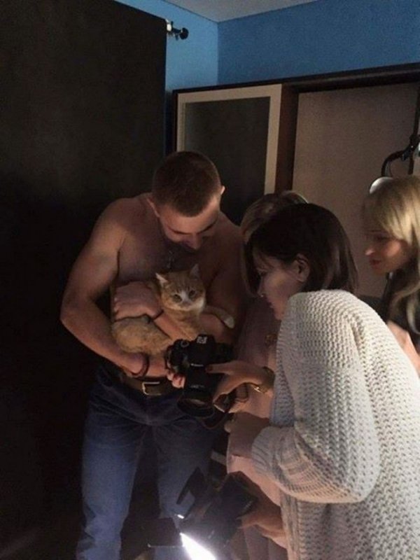 Голі та з котиками: луцькі спортсмени знялися для благодійного календаря