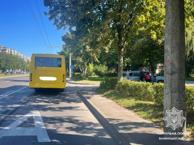 У Луцьку водій маршрутки скоїв ДТП. ФОТО