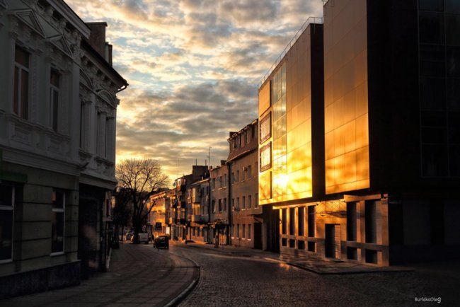 «Місто наче осиротіло»: показали неймовірні світлини «карантинного» Луцька. ФОТО 