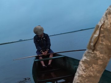 На території заповідного урочища на Волині чоловік незаконно ловив рибу сіткою