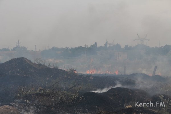 У Керчі горів порт. ФОТО. ВІДЕО