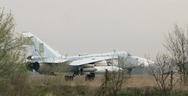 У Луцьку на військовий аеродром перебазували бригаду тактичної авіації. ФОТО