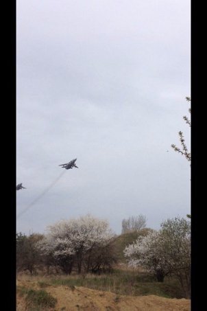 У Луцьку на військовий аеродром перебазували бригаду тактичної авіації. ФОТО