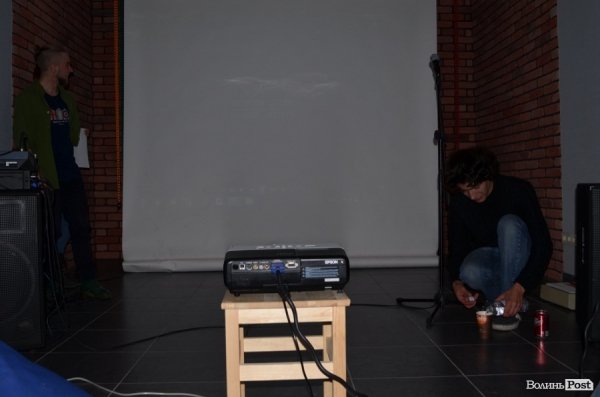 «Двоє на одного»: поетичні читання в Луцьку. ФОТО