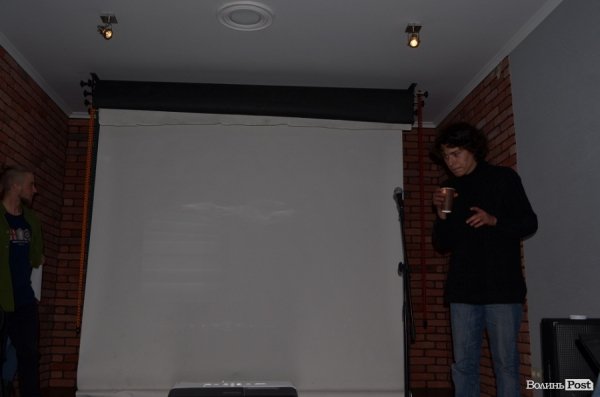 «Двоє на одного»: поетичні читання в Луцьку. ФОТО