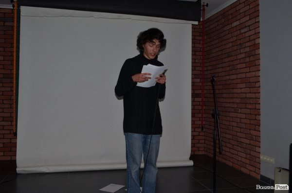 «Двоє на одного»: поетичні читання в Луцьку. ФОТО