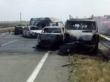 На Кіровоградщині смертельна ДТП: зіткнулись 8 автомобілів 