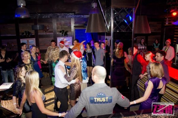 Клуб Зефір (фото взяті з http://vk.com/zefirlutsk)