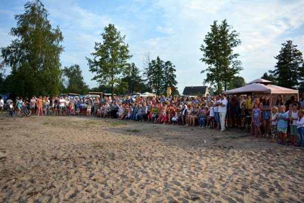 Подвійне свято у Світязі: масові гуляння та неймовірне шоу. ФОТО