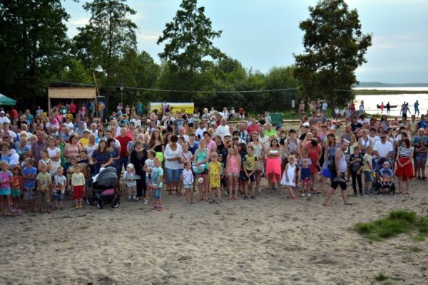 Подвійне свято у Світязі: масові гуляння та неймовірне шоу. ФОТО