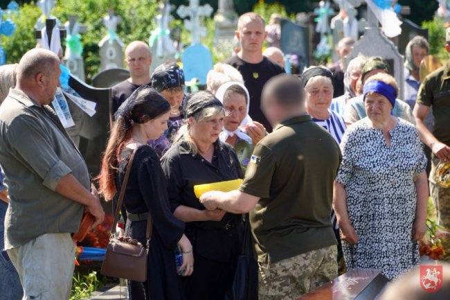 На Волині попрощалися з двома загиблими на війні Героями. ФОТО