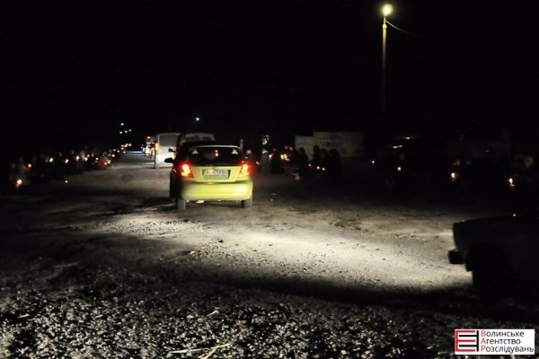 Померлого Героя Романа Луцюка село зустрічало на колінах. ФОТО. ВІДЕО