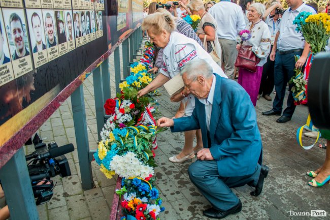 У Луцьку вшанували пам'ять загиблих воїнів АТО. ФОТО