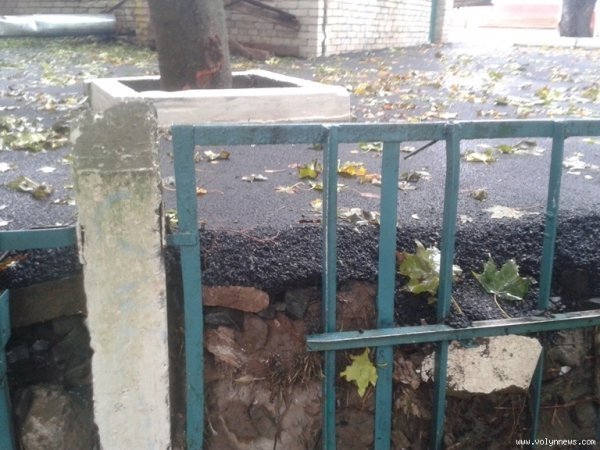 Двір після впорядкування