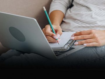 Старшокласники Луцька продовжать вчитися дистанційно