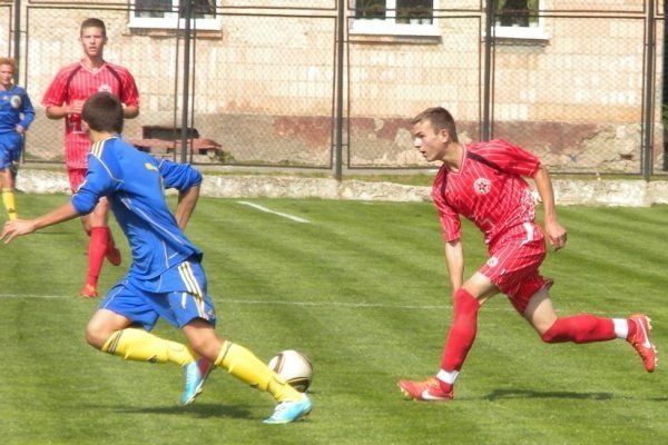 Як грають у футбол юнаки з «Волині». ФОТО