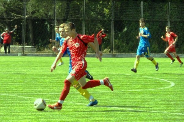 Як грають у футбол юнаки з «Волині». ФОТО