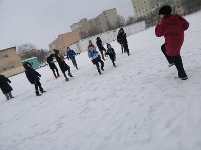 Спортивна зима: лучани вийшли на ранкову руханку. ФОТО