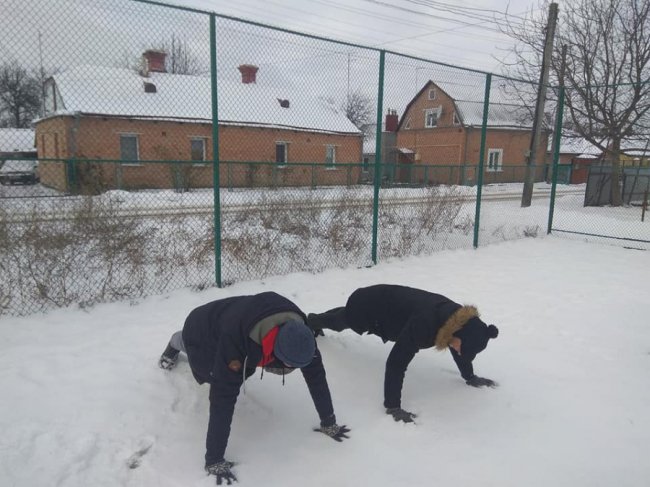 Спортивна зима: лучани вийшли на ранкову руханку. ФОТО