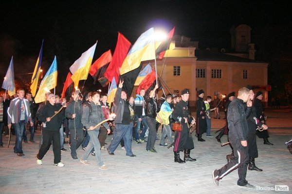 У Луцьку відбулася смолоскипна хода на честь ювілею УПА. ФОТО