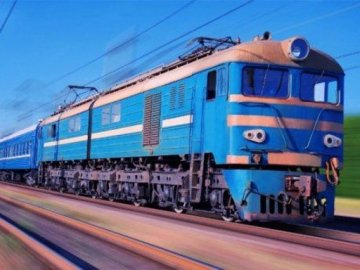 Повідомили, чи скасують рух поїздів через Київ та Львів