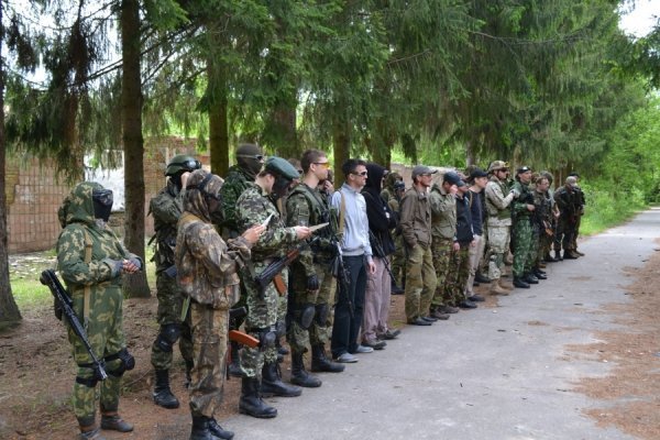 Не наша війна, - страйкбол під Луцьком. ФОТО