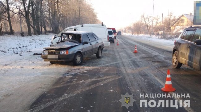 Поблизу Луцька зіткнулися два  автомобілі: є постраждалі. ФОТО