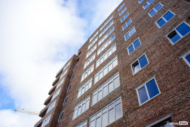 У Луцьку продовжує «рости» яскравий ЖК «Caramel Residence». ФОТО*