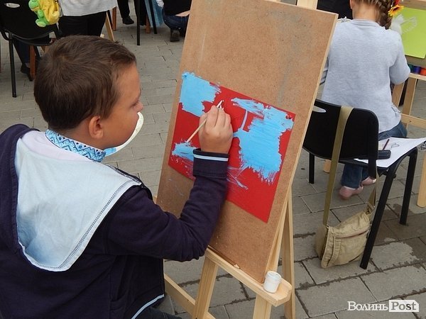 У Луцьку збирали кошти для волинських солдат. ФОТО