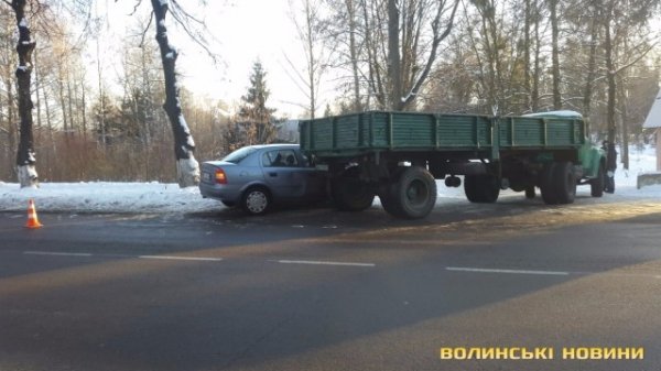 У Луцьку Opel в’їхав у ЗіЛ