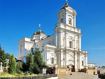 Розклад богослужінь на Різдво у Свято-Троїцькому соборі в Луцьку