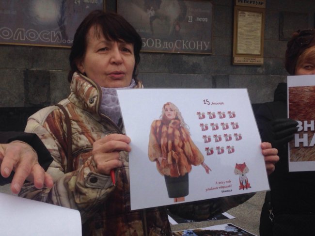 Електричний струм та газова камера: у Луцьку розповідають, як на хутряних фермах вбивають тварин. ФОТО