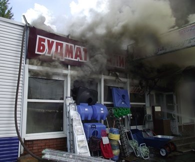 У Полтаві горів Центральний ринок. ФОТО. ВІДЕО.