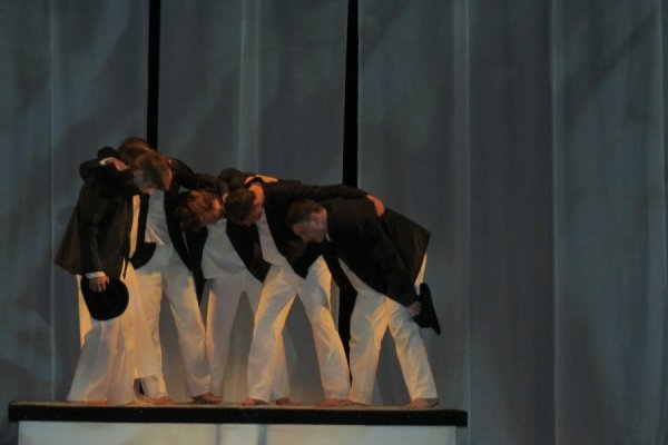 У Луцьку театрали збирали гроші для дітей з вадами слуху. ФОТО