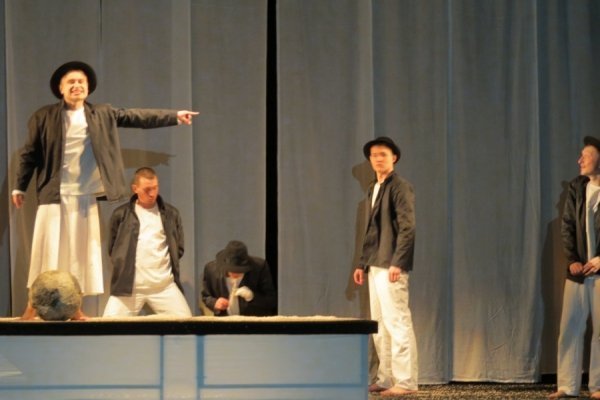 У Луцьку театрали збирали гроші для дітей з вадами слуху. ФОТО