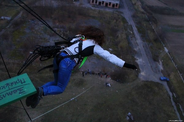 У Луцьку бурят стрибнув з труби заввишки понад 50 метрів. ФОТО