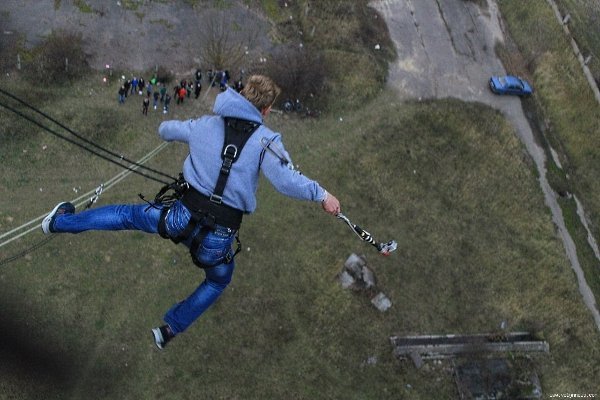 У Луцьку бурят стрибнув з труби заввишки понад 50 метрів. ФОТО