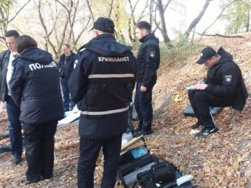 Матір схопила за голови і тримала під водою: подробиці страшного вбивства дітей у Києві. ФОТО 18+