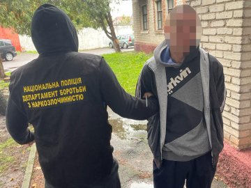 Збував близько 60 доз щомісячно: на Волині викрили наркоторговця